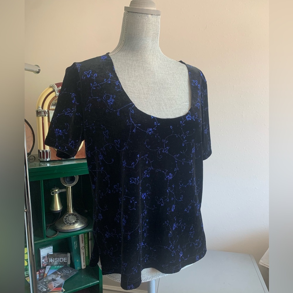 Black and blue velvet retro shirt